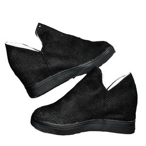 Wedge sneakers